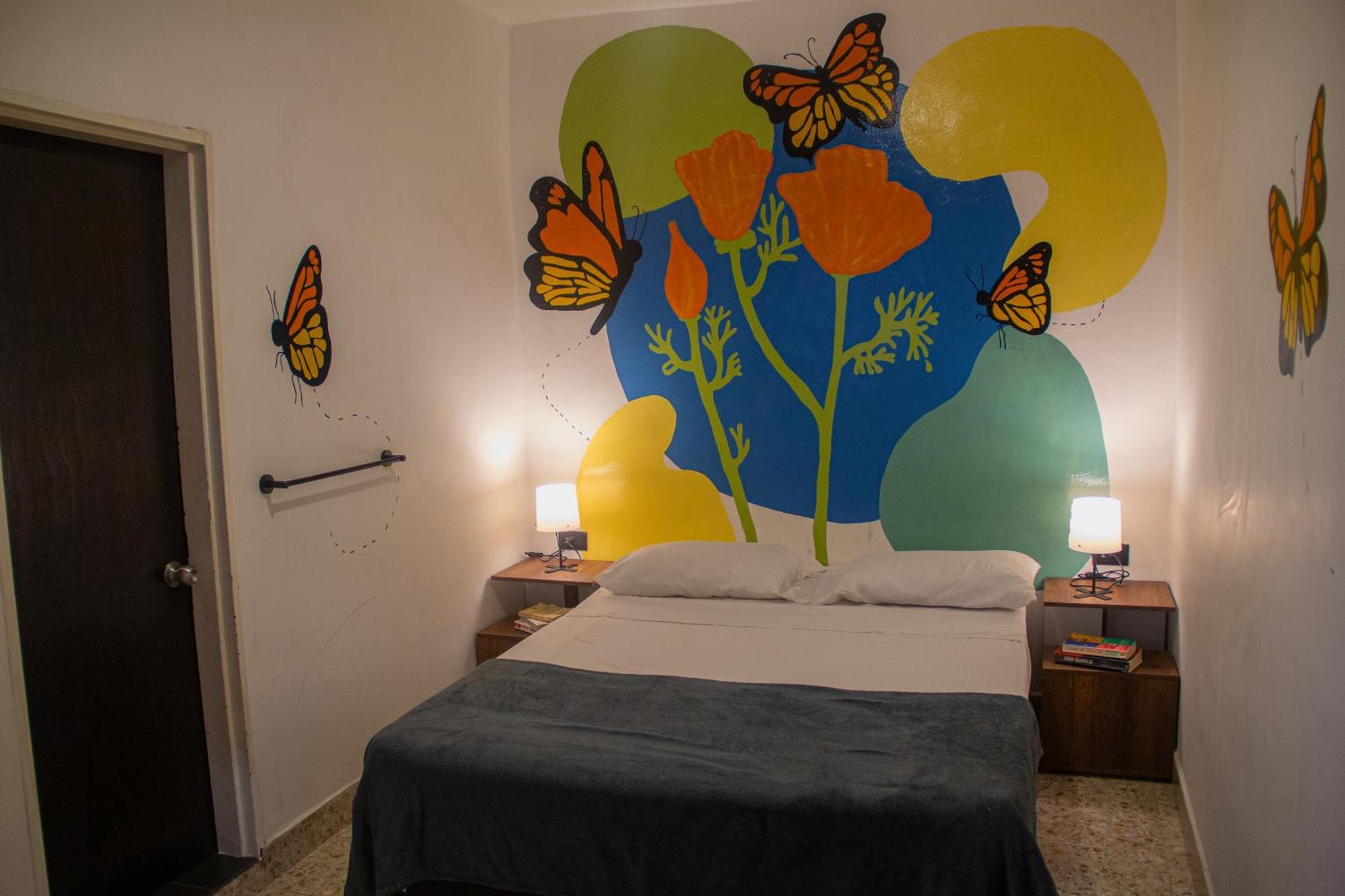 La Familia Hostel - Manila Medellín Esterno foto